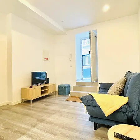 Center Apt- Two Bedroom In Martim Moniz * ליסבון