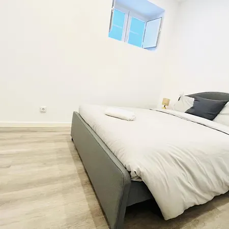 Center Apt- Two Bedroom In Martim Moniz Lisbon