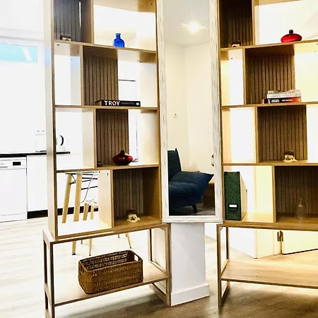 Center Apt- Two Bedroom In Martim Moniz 아파트 리스본